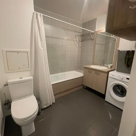 4 Pieces Aux Portes De Paris *